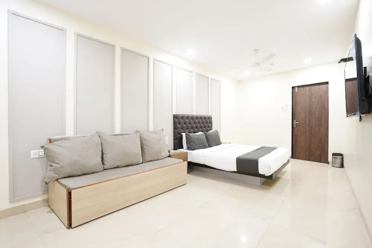 U Life Hotel