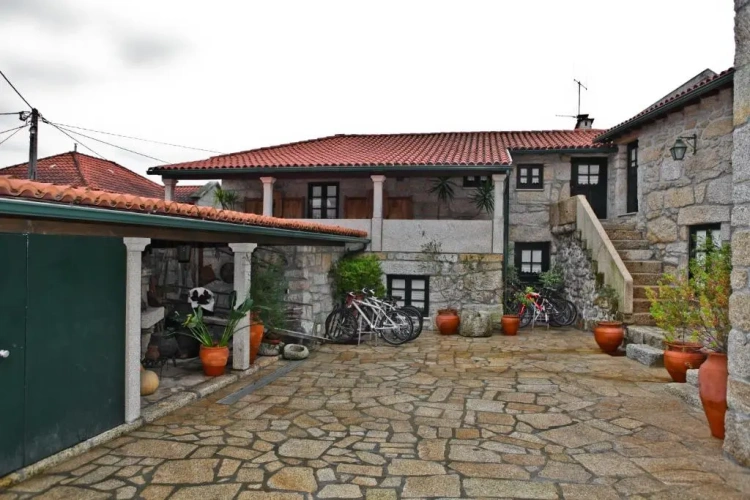 1 Bedroom Cottage with balcony and with view
