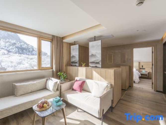 1 Bedroom Deluxe Suite
