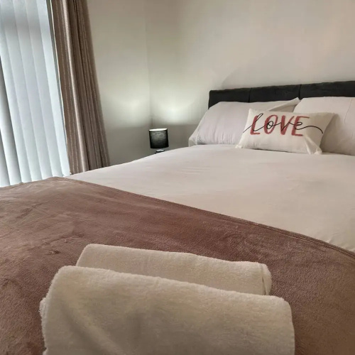 2br Stylish Ormeau Road House