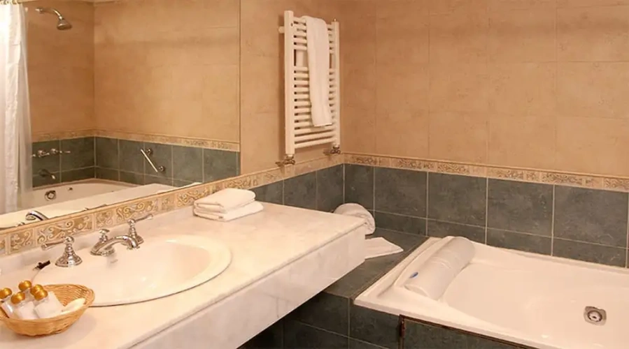 Standard Twin room with balcony