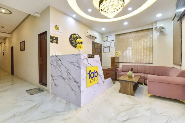 Fabhotel Lavish Palace