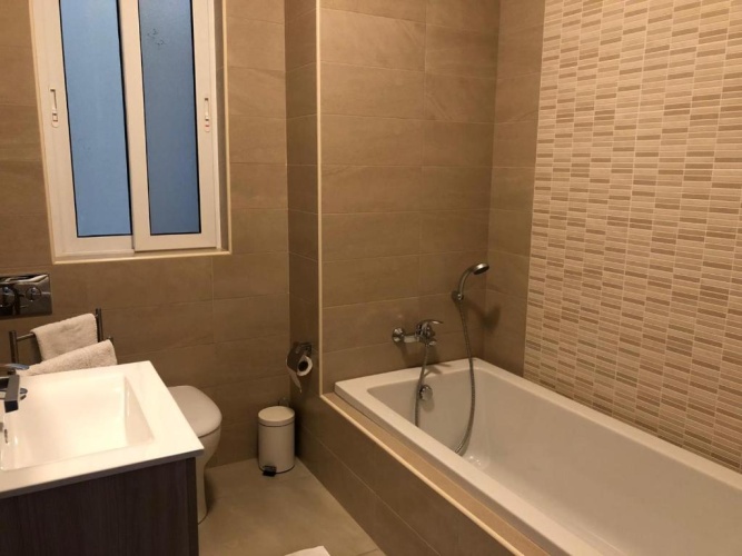 3 Bedrooms Apartment