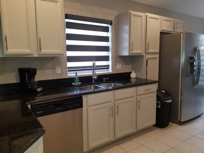 4 Bedrooms Cottage