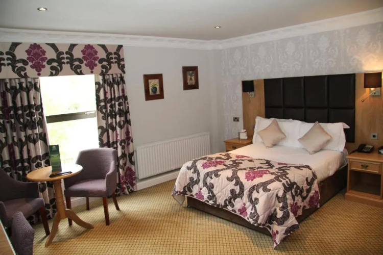 Waterton Park Hotel