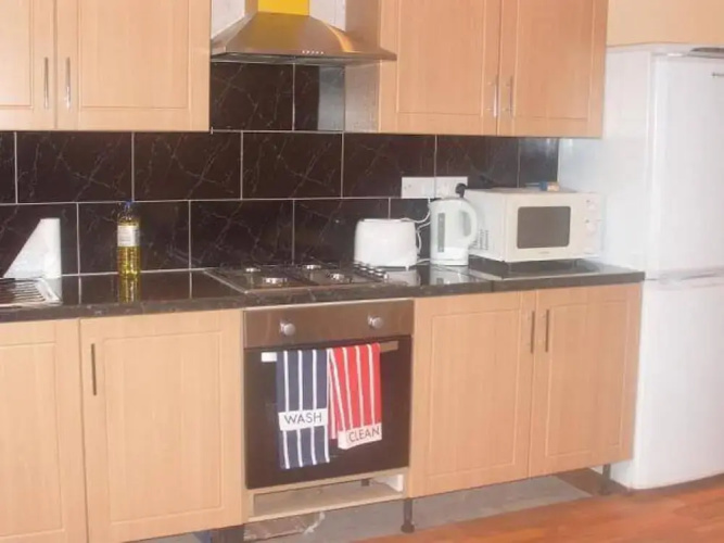 Bradford 2-bedroom Home - Sleeps 4 - Free Parking