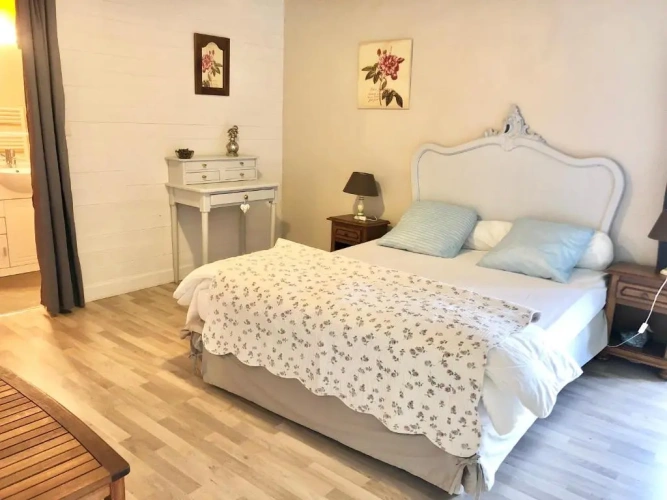 3 Bedrooms Cottage
