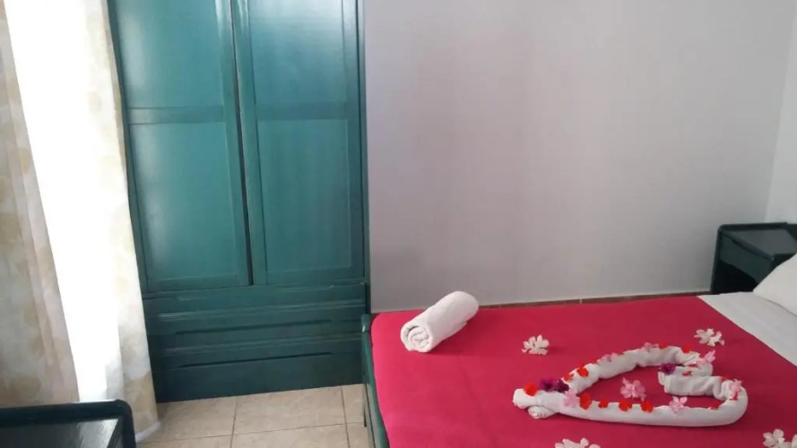 5bedroom villa in perissa beach