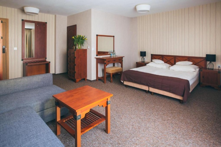 Standard Triple room