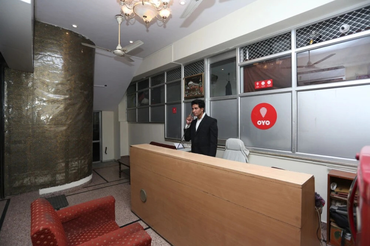 OYO 9926 Hotel Bharat INN