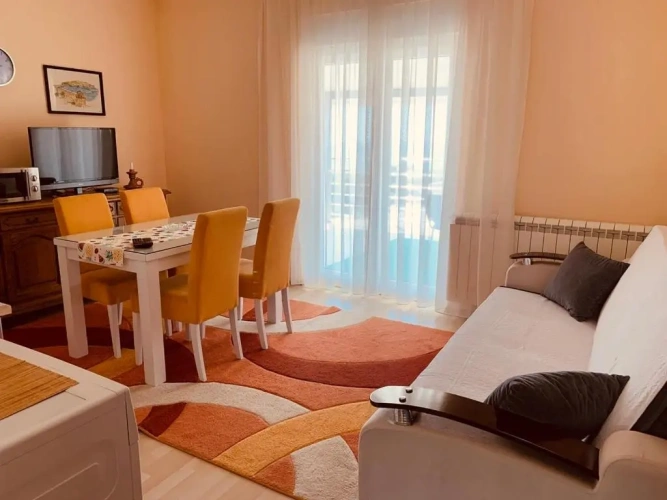 2 Bedrooms Apartment with sea view