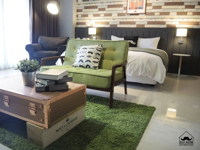 Huzi Room