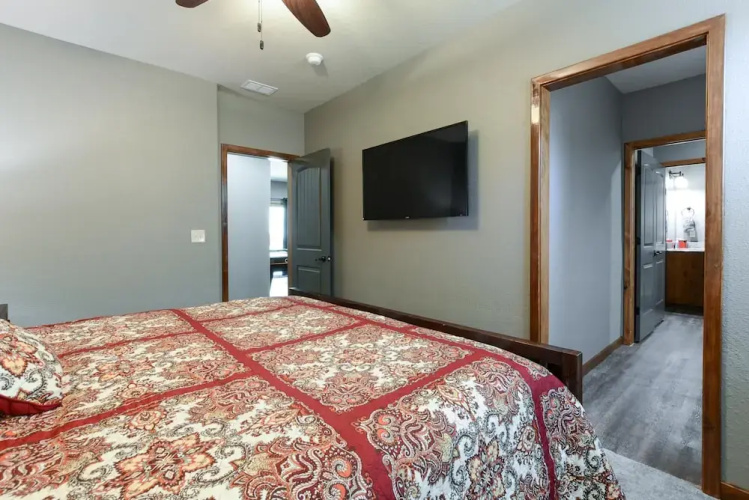 Cedar Crest Lodge