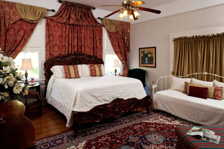 Devereaux Shields House