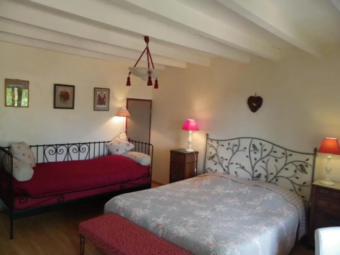 Standard Triple room with view