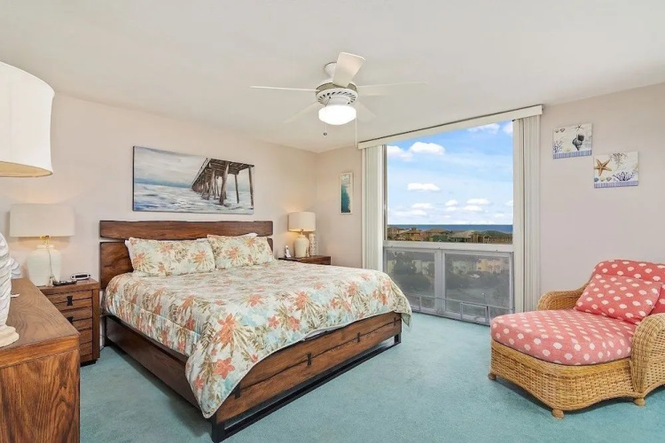 Shoreline 3082 Condo by RedAwning