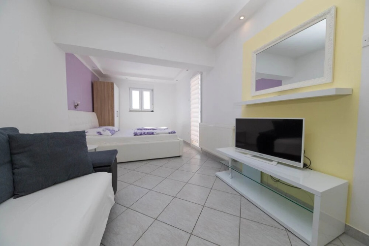 Apartments Janya