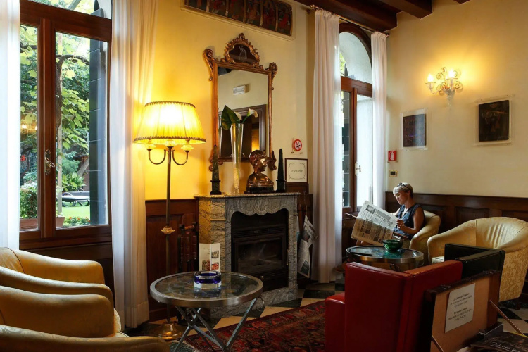 Pensione Accademia - Villa Maravege