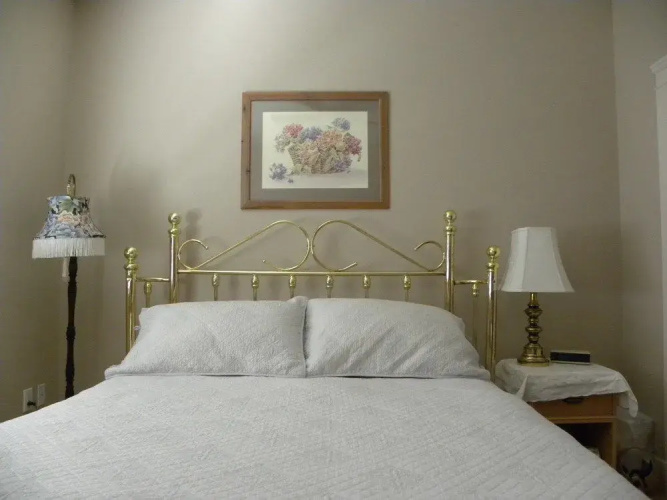 Hillcrest Ave Bed & Breakfast