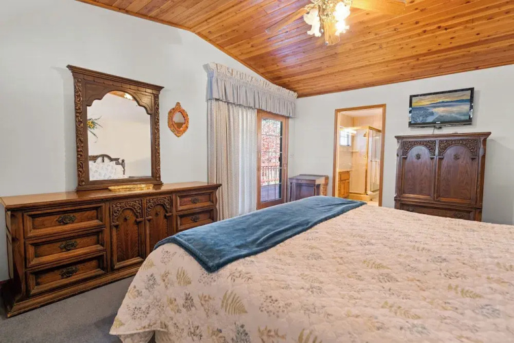 Fox Farm Manor