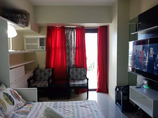 Coleen's Bedsit at Horizons 101