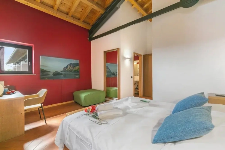 Deluxe Double Family room