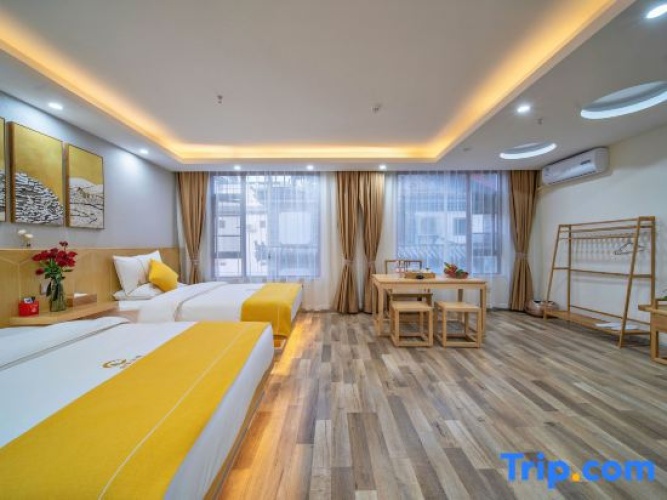 Deluxe Triple Duplex Apartment