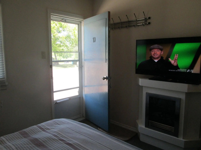 Edgewater Motel & Campground