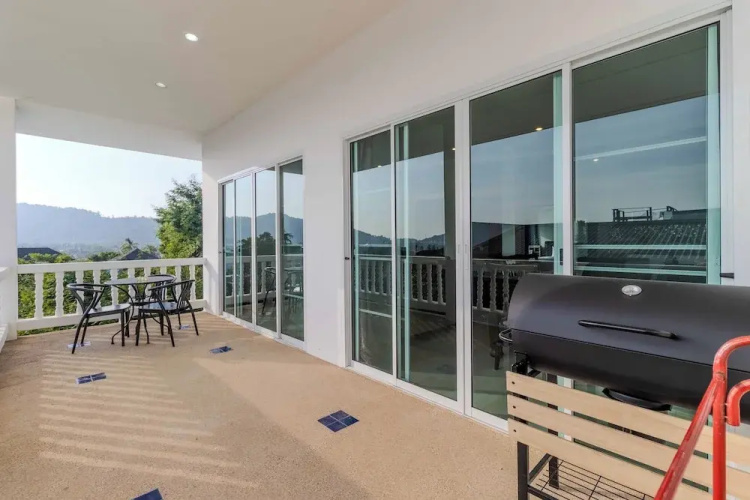 Prime Location  Pool View BBQ V274