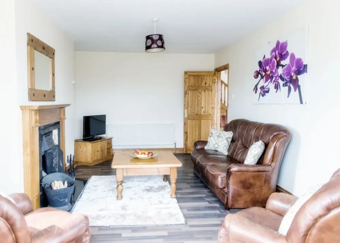 4 Bedrooms Standard Cottage with mountain view