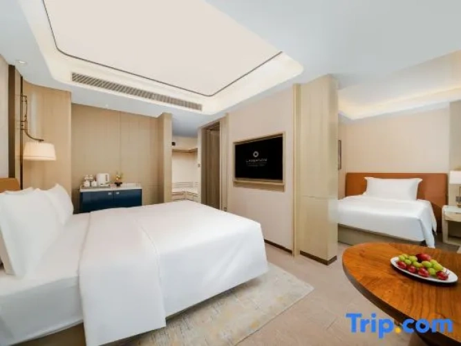 Standard Double room with city view