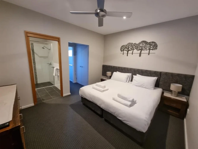 2 Bedrooms Chalet