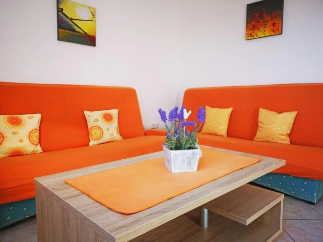 Apartment with sea view