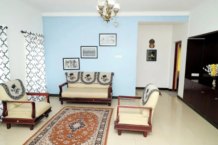 Elk Hill Palace