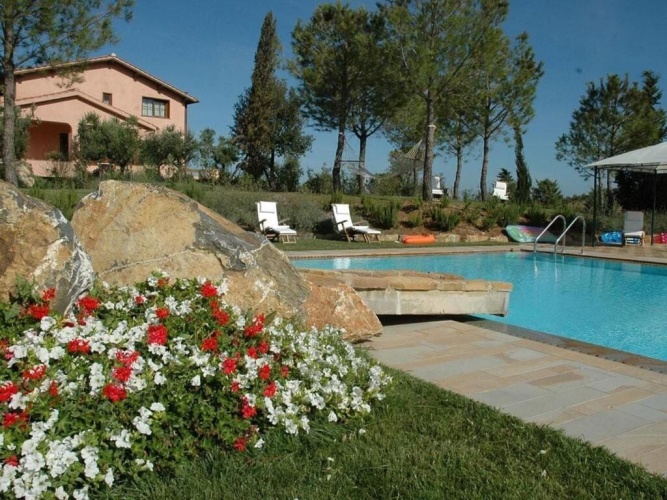6 Bedrooms Double Villa