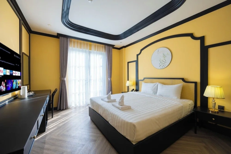 Classic Double room with balcony and with city view