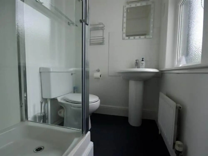 Headlands - Room Only Accommodation