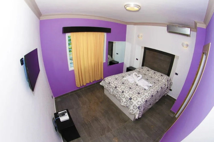 FrioHot Hotel