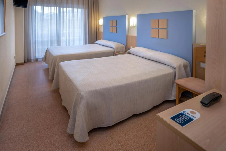 Caprici Beach Hotel & Spa