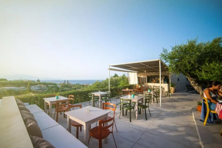 2 Bedrooms Villa