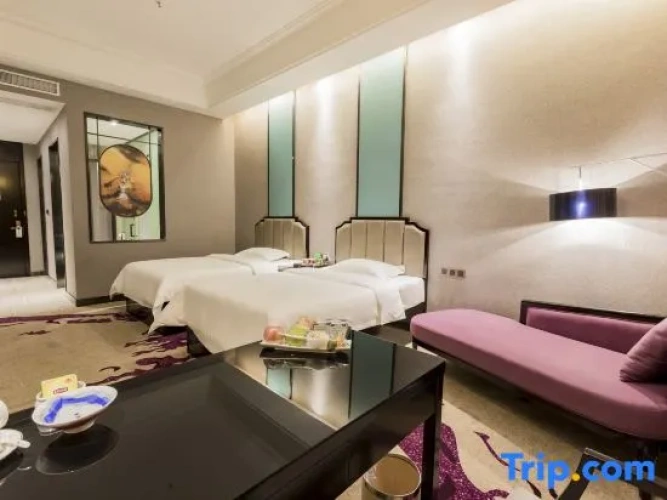 Standard Twin room with view