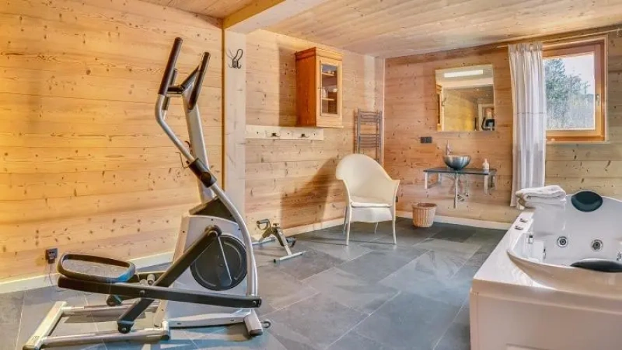 5 Bedrooms Chalet