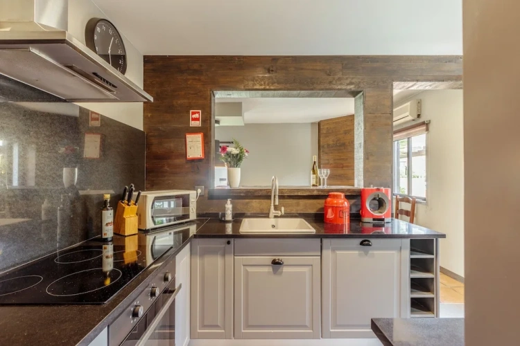 5 Bedrooms Family Villa