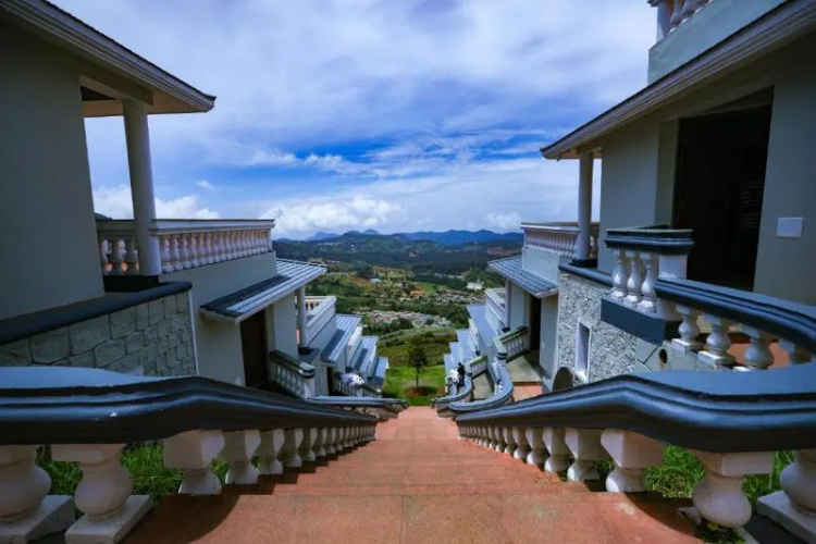 La Montana By Tgi