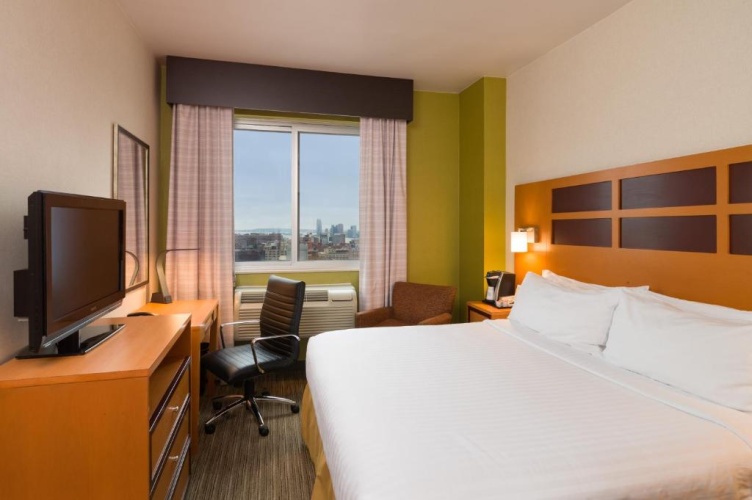 Standard Double room with city view