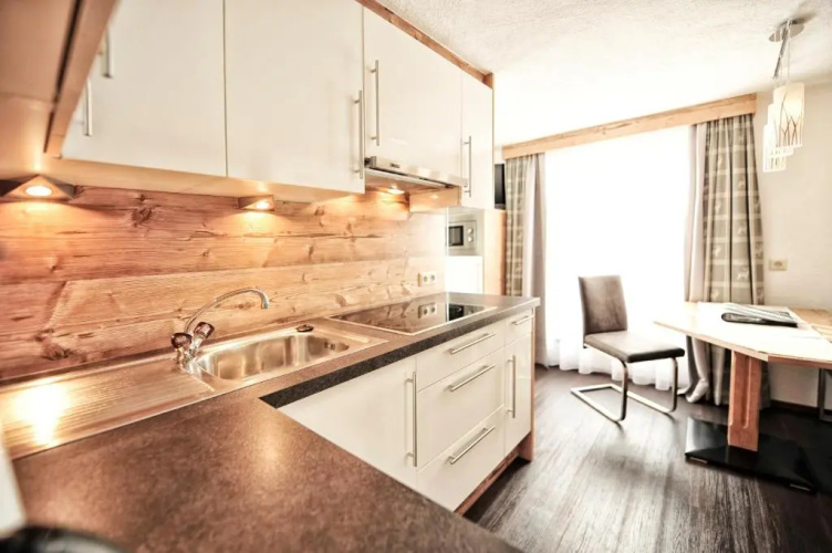 Summit Residence