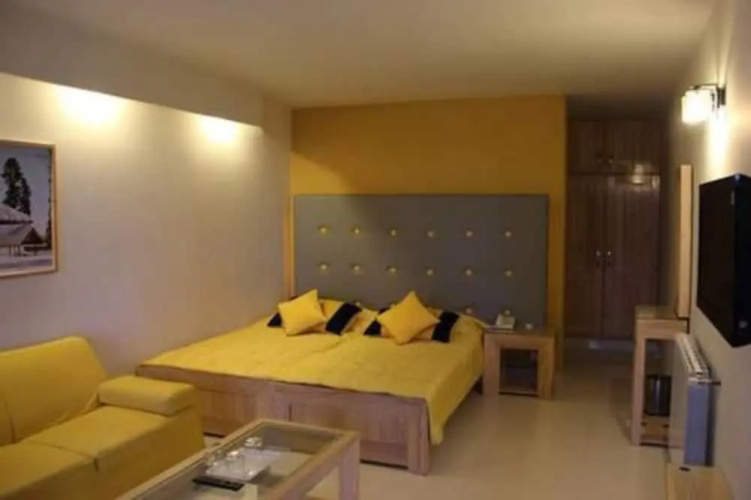 Summer Retreat Hotel