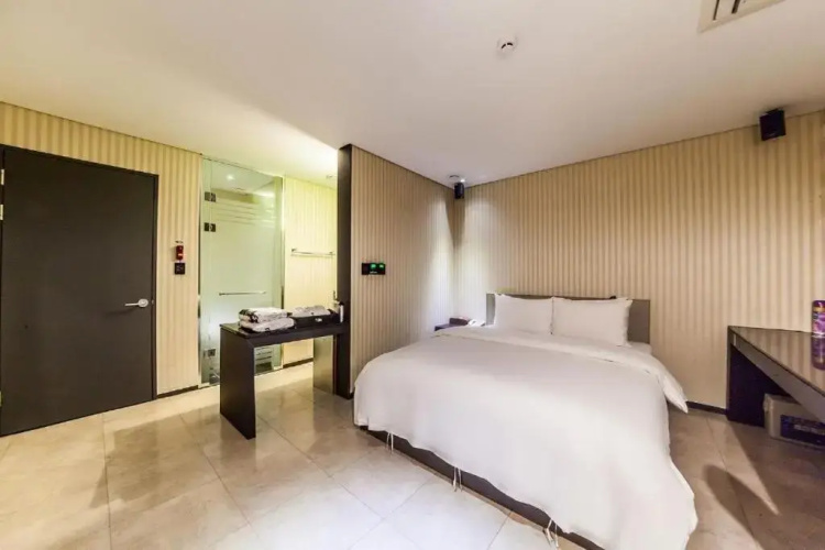JBIS Hotel