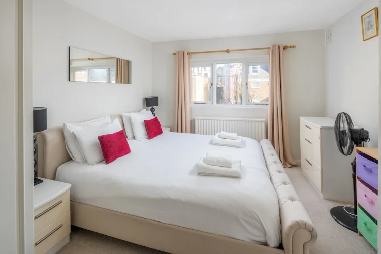 2 Bedrooms Apartment