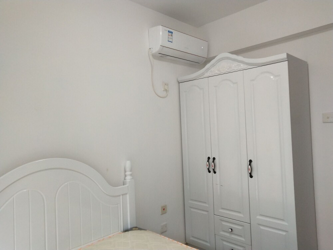 Gemmed Apartment